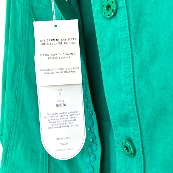 DG2 by DIANE GILMAN VIBRANT GREEN MATCHING JEANS AND JACKET WITH GREEN BUTTONS - Picture 7 of 12